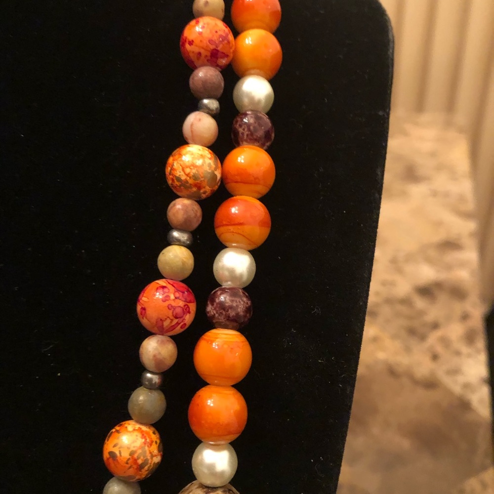 Necklaces - Picture 4 of 6